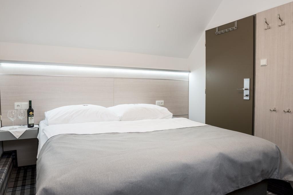 Horsky Hotel Dobra Chata Stachy ภายนอก รูปภาพ