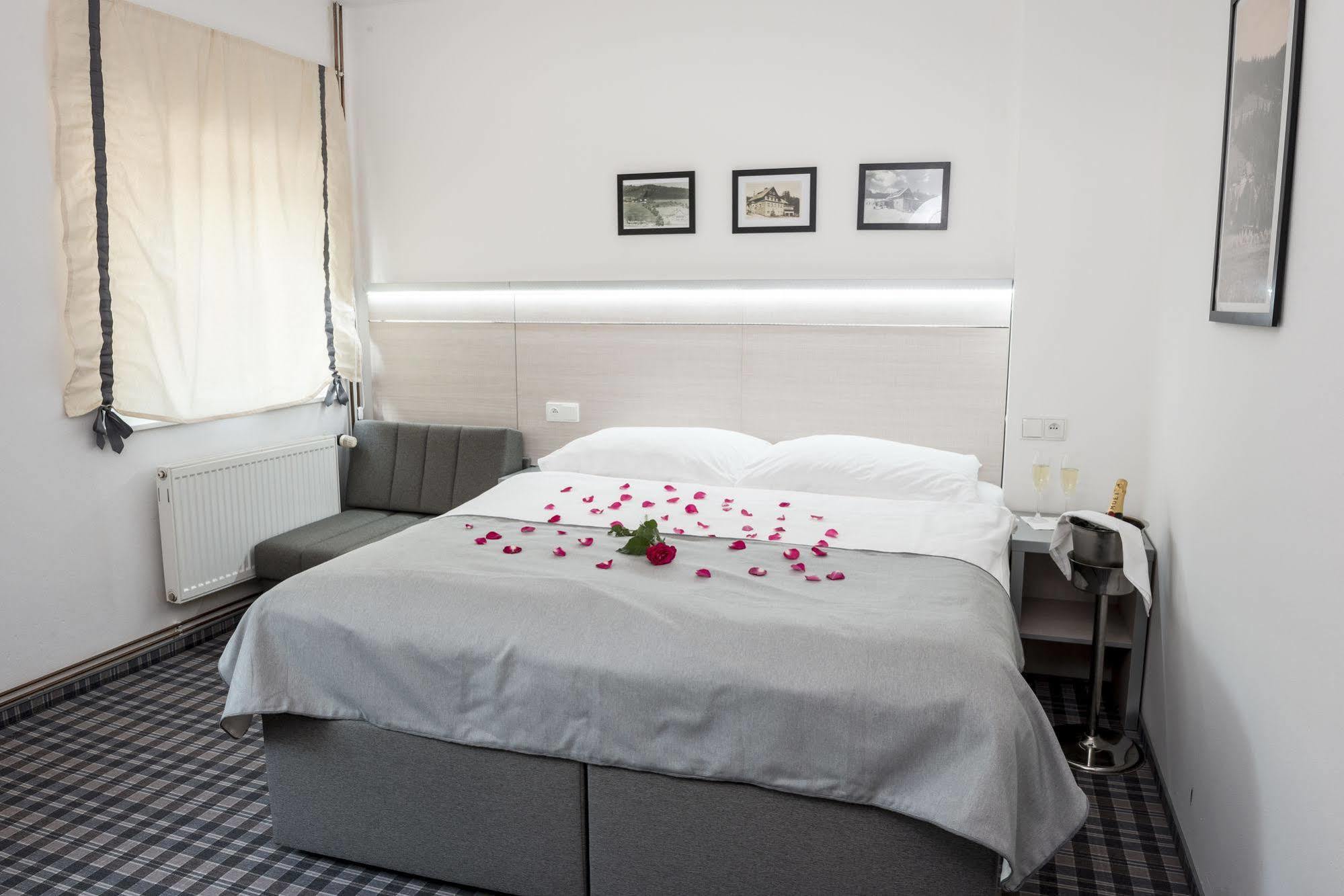 Horsky Hotel Dobra Chata Stachy ภายนอก รูปภาพ
